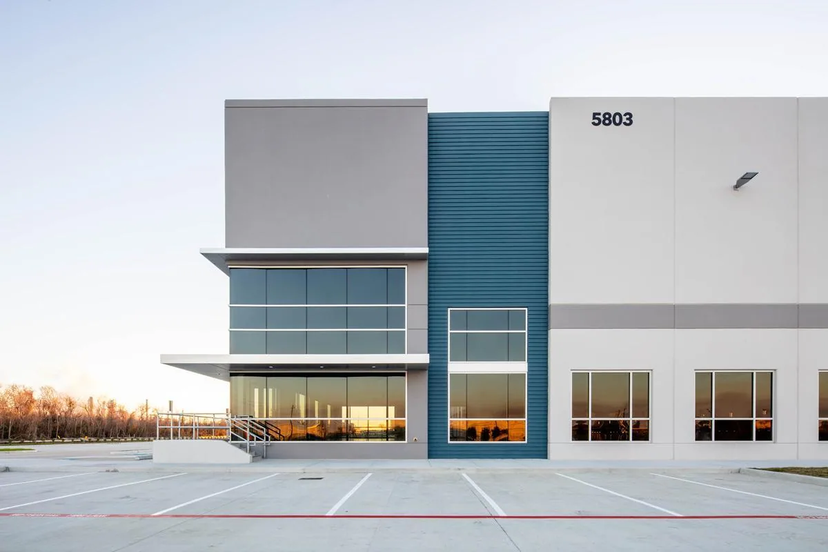 Distribution Center Roofing in Joliet, IL